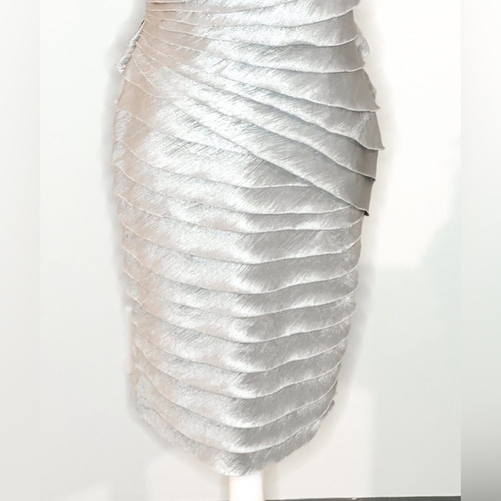 Stunning London Times Silver Elegant Dress - Size 6 for Glam Nights! - Picture 12 of 16
